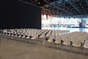 sillas shell con pala en León 02.24