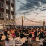 Banqueta Daisy + mesa konic + mantel en el RIU.2023