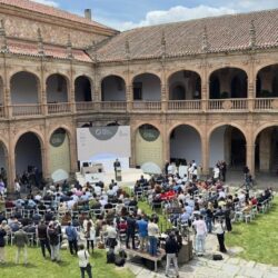 Silla Peach y Carla Arena en colegio Arzobispo Fonseca, salamanca I Cumbre Internacional Gastronómica.2