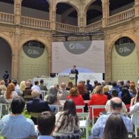 Silla Peach y Carla Arena en colegio Arzobispo Fonseca, salamanca I Cumbre Internacional Gastronómica.6