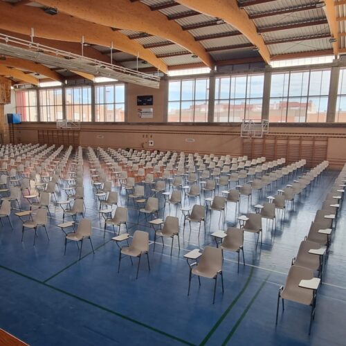 sillas conferencia blancas examen 2022